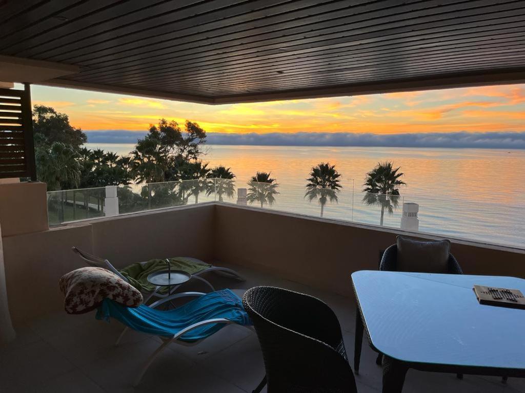 Bahia De La Plata Seafront Daire Estepona Dış mekan fotoğraf